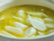 滋补的山药炖鸡汤做法图解7)