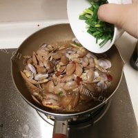 美味的爆炒花甲做法图解9)