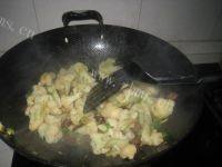 诱人的腊肉炒菜花