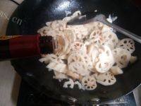 家常菜莲藕炒肉做法图解6)