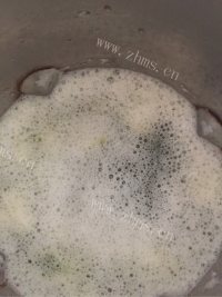 甜甜的柠檬蜂蜜水做法图解2)
