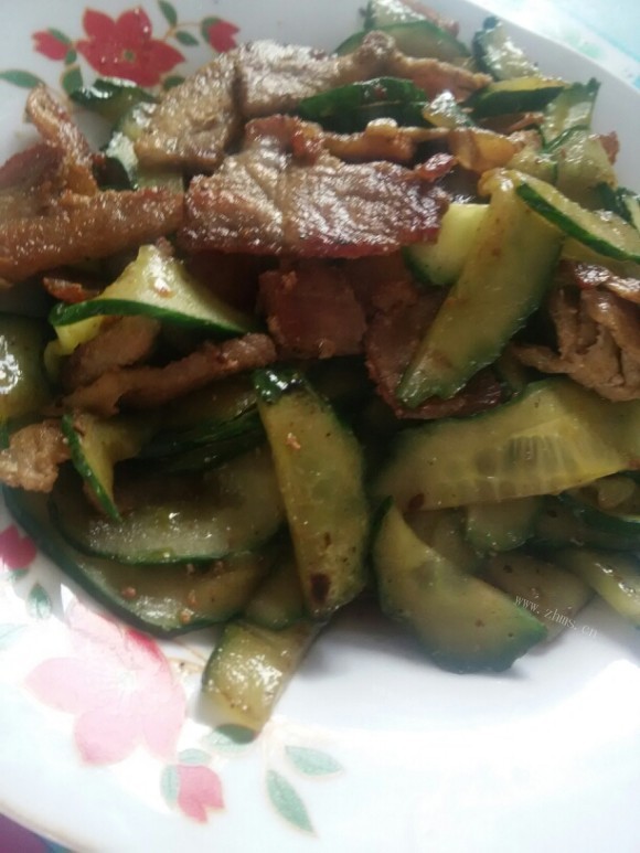 满口清香的黄瓜炒肉