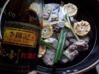 食欲满满的玉米炖排骨做法图解5)