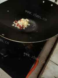 美味的辣炒花甲做法图解4)