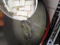 美味的昂刺鱼豆腐汤做法图解6)