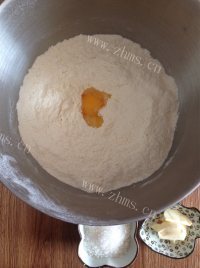 颜值高的南瓜面包做法图解3)