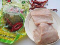 诱人的香辣酸菜肉片做法图解1)