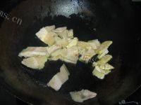 味道不错的青椒炒肉做法图解7)
