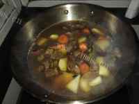 DIY牛肉炖土豆胡萝卜做法图解13)