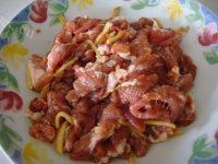 色味俱佳的蒜苗炒肉片做法图解4)