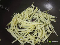 家常菜芹菜土豆丝做法图解3)
