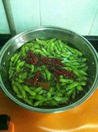 下酒菜卤毛豆做法图解2)