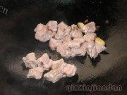 家常菜竹笋炖排骨做法图解4)