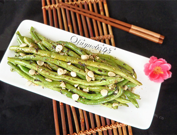 香气浓郁的干煸豆角