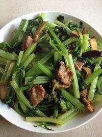 自制芹菜炒肉片