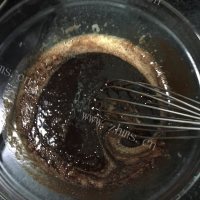 香甜的巧克力熔岩蛋糕做法图解6)