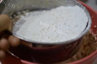 色泽鲜亮的花生酱曲奇做法图解4)