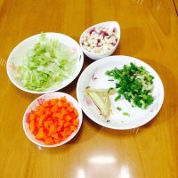 美味的胡萝卜炒饭做法图解1)