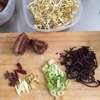 风味美食卤肉豆芽菜做法图解1)