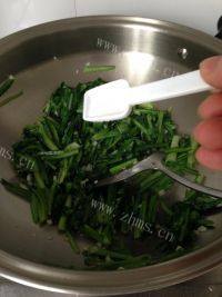家常菜蒜香油麦菜做法图解7)