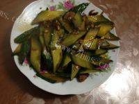 芳香四溢的炒黄瓜片