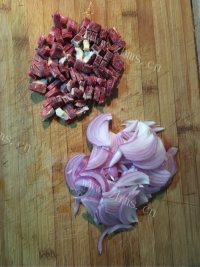 西式焗烤牛肉土豆泥做法图解2)