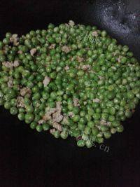 家常菜豌豆炒肉末