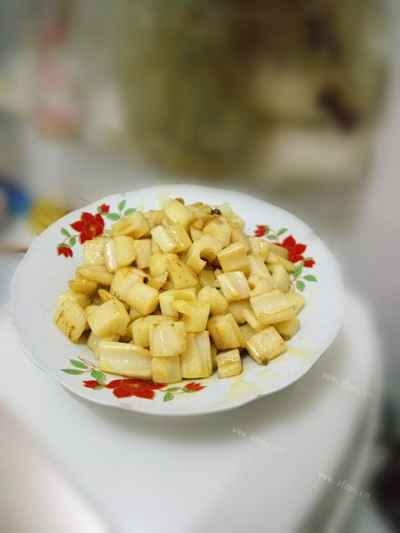 诱人的辣炒藕丁