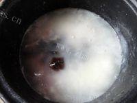 十分好吃之皮蛋瘦肉粥做法图解7)
