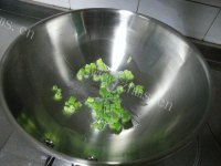 家常菜西葫芦炒海米做法图解2)