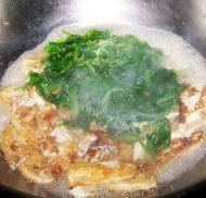家常菠菜烧豆腐做法图解5)