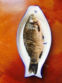 家常菜泡椒鲫鱼做法图解1)
