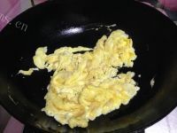 美味的韭菜鸡蛋炒粉丝做法图解6)