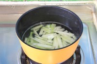 美容养颜的豆豇炒冬瓜皮做法图解4)