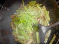 家常芹菜肉丝做法图解6)