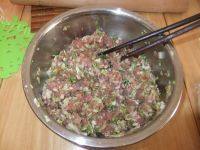 自制白菜猪肉包子做法图解6)