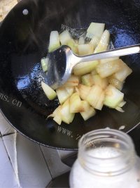 回味无穷的红烧冬瓜做法图解3)