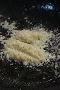 香香的蒜蓉开背虾做法图解4)