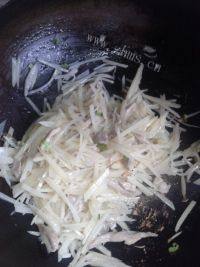 家常菜土豆丝炒肉丝做法图解6)