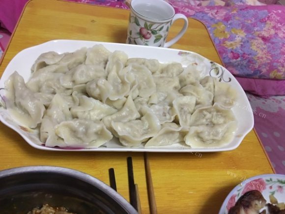 油而不腻的酸菜饺子