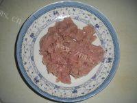 牛肉末茄子炸酱面做法图解2)