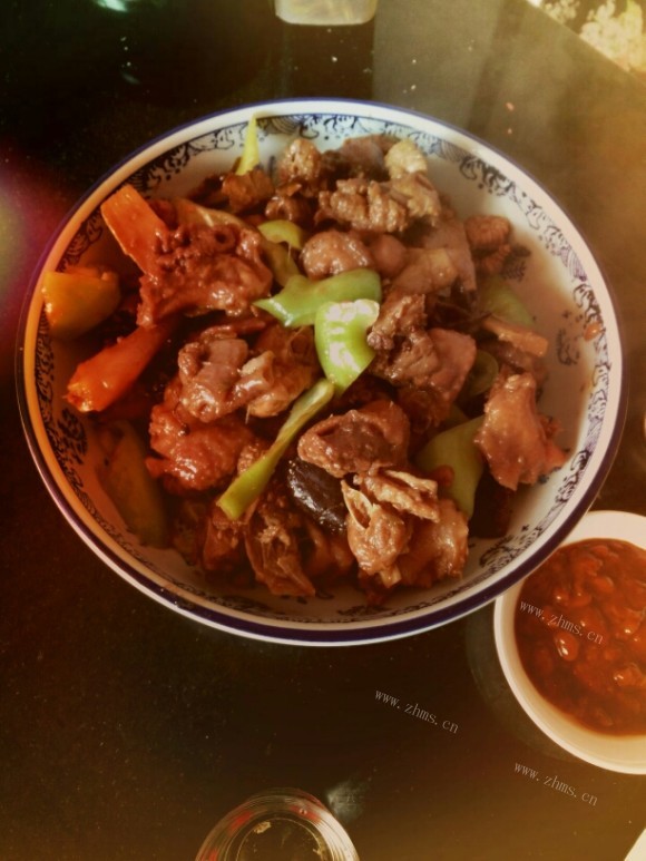 鲜美可口的辣子鸡