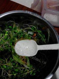 家常菜凉拌绿豆芽做法图解7)