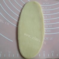 诱人的豆沙菊花酥做法图解6)