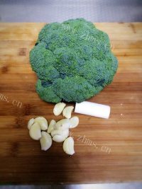 好吃的蒜蓉西兰花做法图解1)