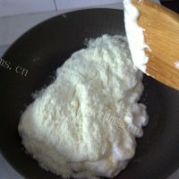 美味的杏仁牛轧糖做法图解5)
