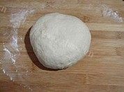自制豆沙馅餐包做法图解4)