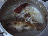 好喝的鲫鱼豆腐汤做法图解4)