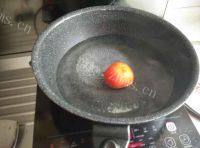 美味的西红柿丸子鸡蛋汤的做法图解二