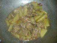 家常菜土豆烧鸡腿